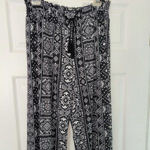 West Loop‎ wide leg palazzo pants geometric pattern Size L
